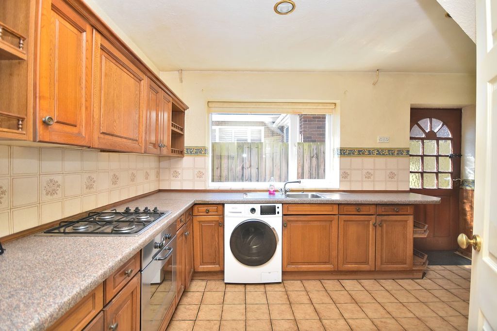 Property photo 2 of 17