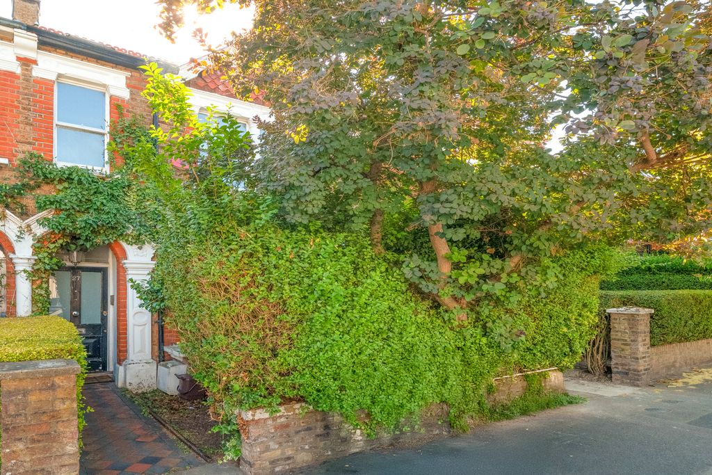 Property photo 2 of 22