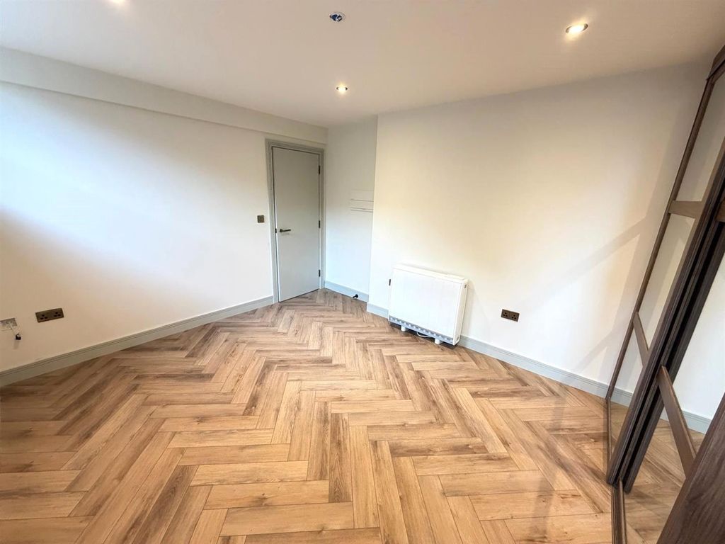 Property photo 3 of 5 1H -Bedroom (2).Jpg