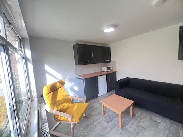 Property photo 2 of 15 Lounge