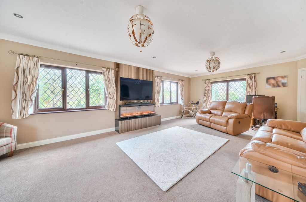 Property photo 2 of 38 1421968-4-69B052c...