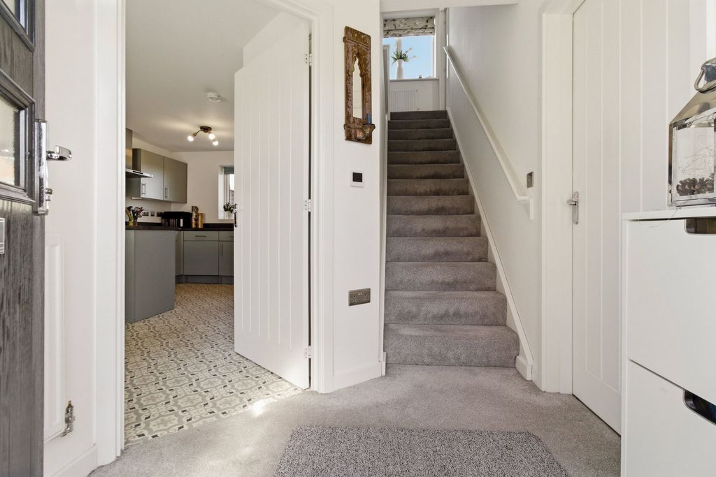 Property photo 2 of 24