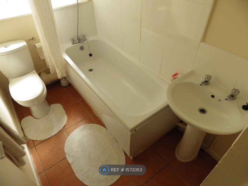 Property photo 3 of 5 Bathroom