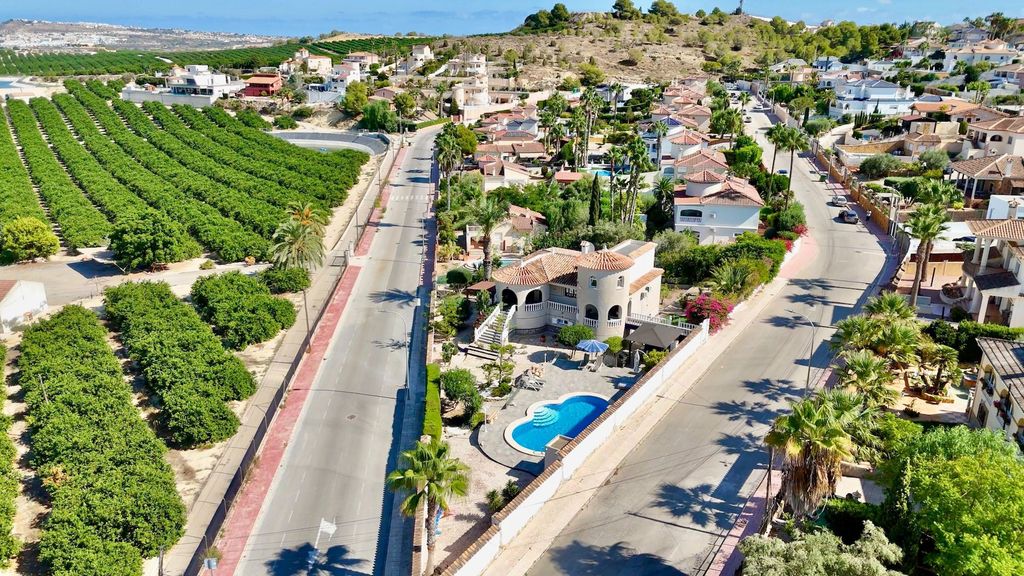 Property photo 2 of 50