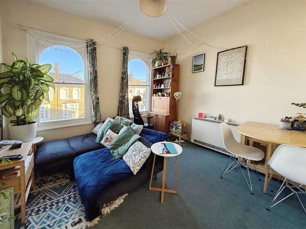 Property photo 2 of 10 00E2Ca5d-Reception.Jpg