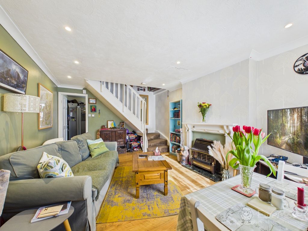 Property photo 2 of 9 Cam03624G0-Pr0200-Still011