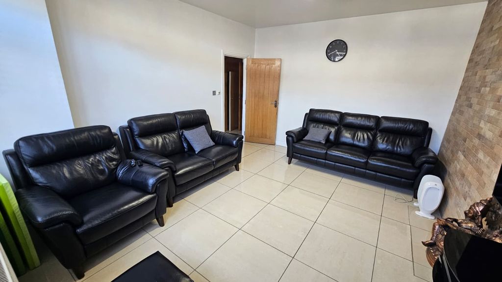 Property photo 1 of 39