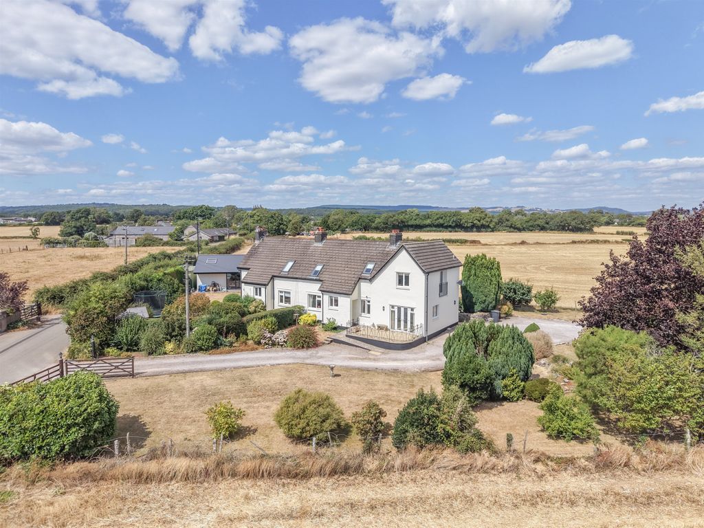 Property photo 1 of 32