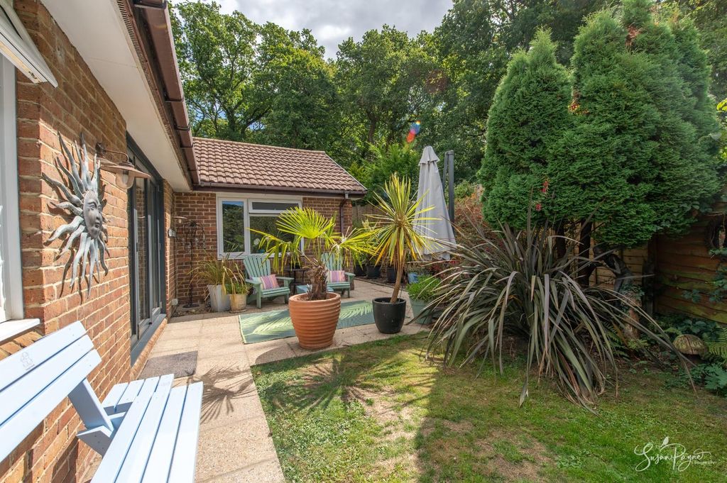 Property photo 2 of 33 Garden