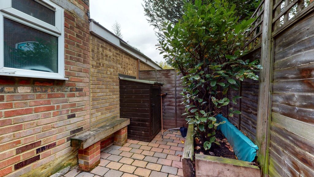 Property photo 3 of 9 Terrace
