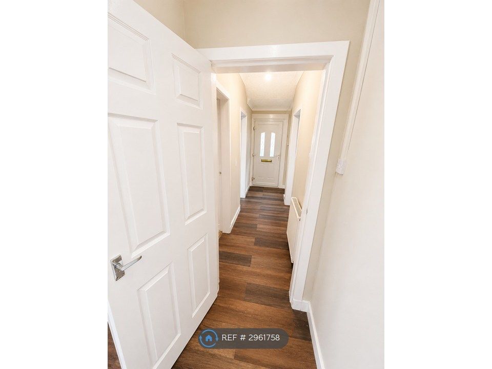 Property photo 2 of 12 Hallway