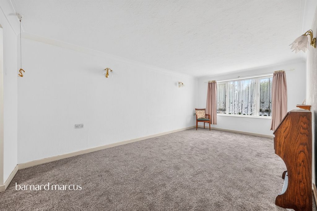 Property photo 2 of 23