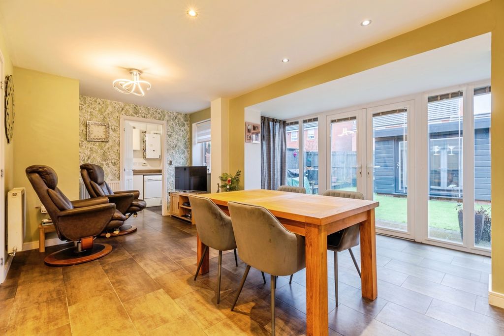 Property photo 2 of 20 Kitchen Diner