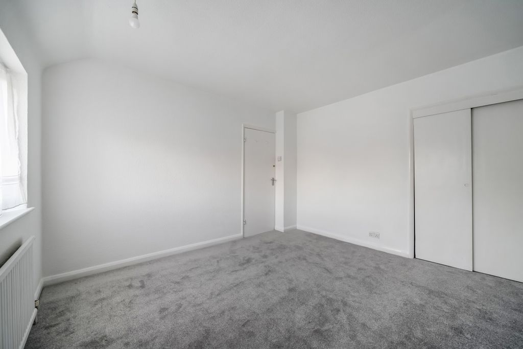 Property photo 3 of 17 1393664-11-69457A...