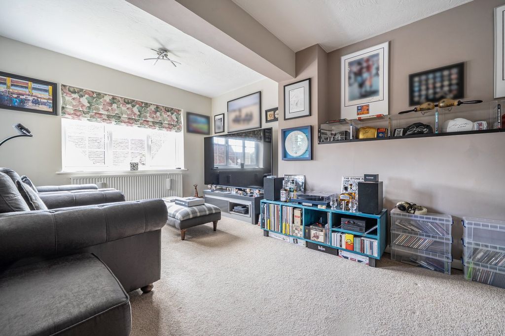 Property photo 3 of 18