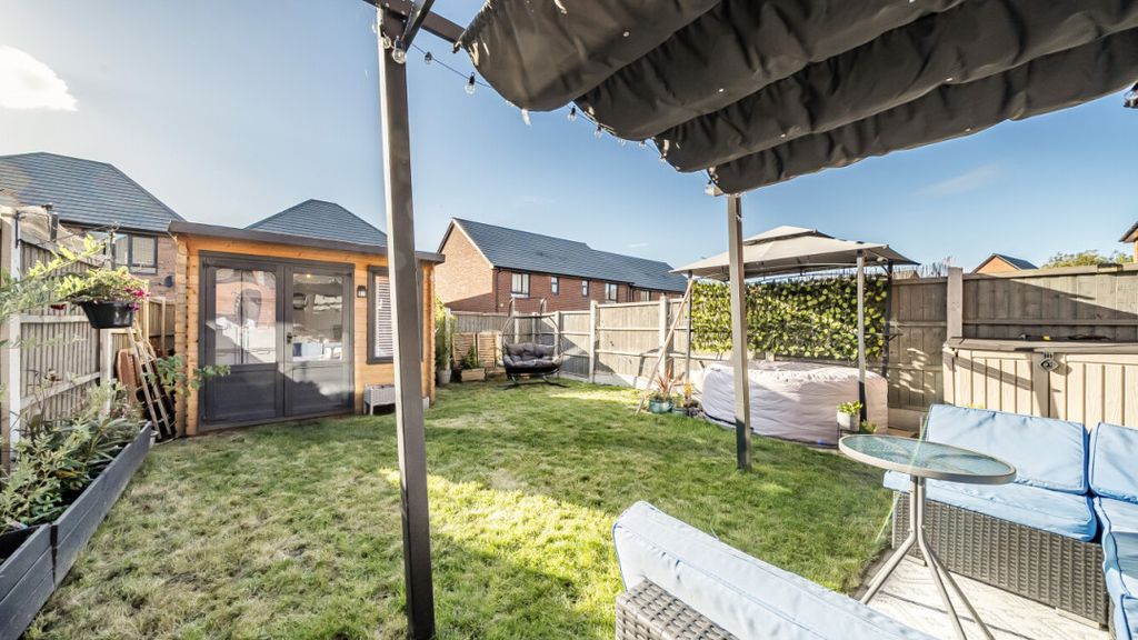 Property photo 3 of 25