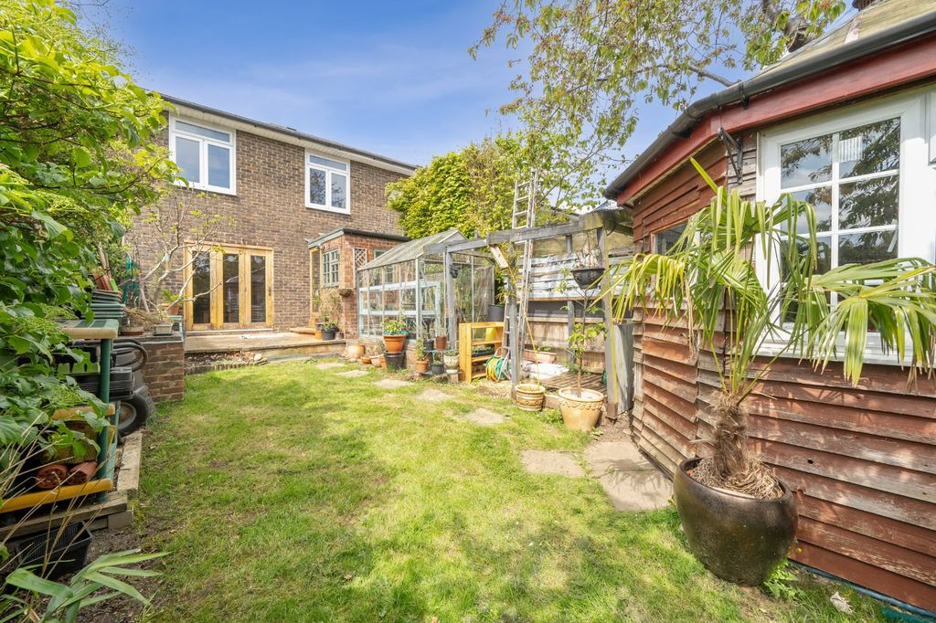 Property photo 2 of 14 Picture No. 29