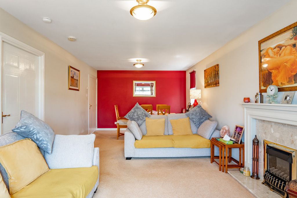 Property photo 3 of 39