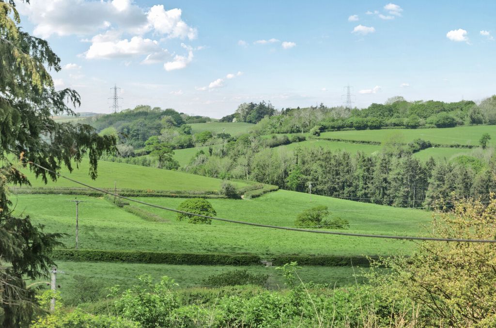 Property photo 3 of 17 19-681A1F9635B3E-...