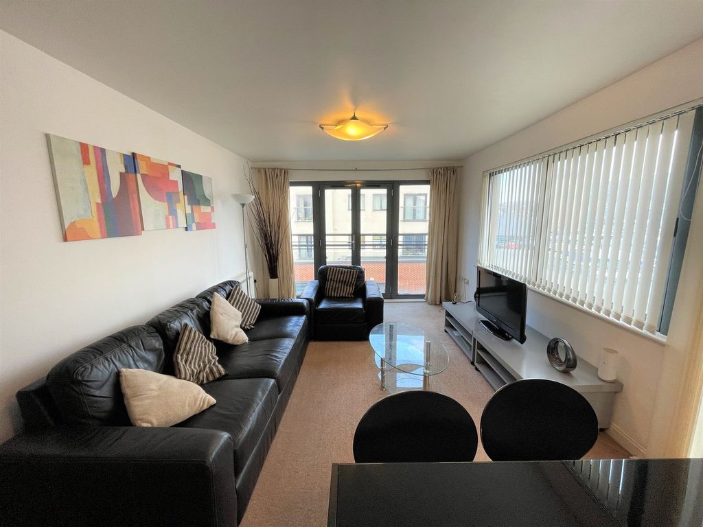 Property photo 2 of 12