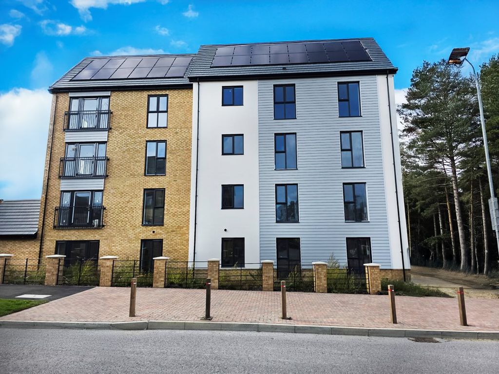 Property photo 1 of 4 Bucklers Park External