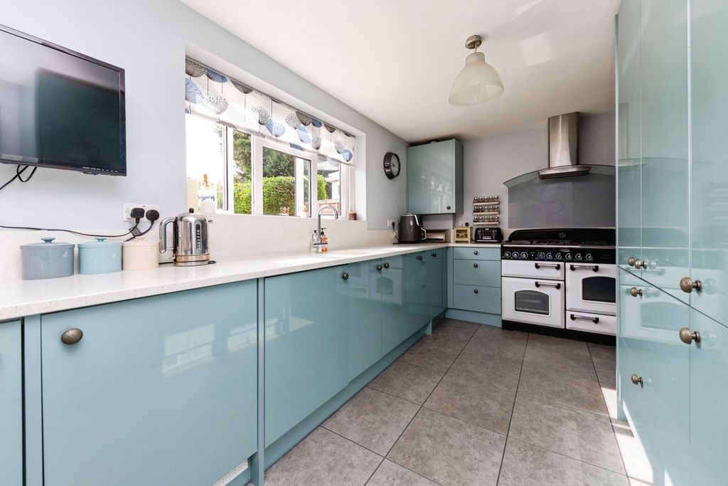 Additional image 12 of 3 bed semi-detached house for saleRomany Close, Letchworth Garden City SG6