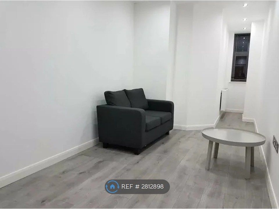 Property photo 2 of 5 Living Room