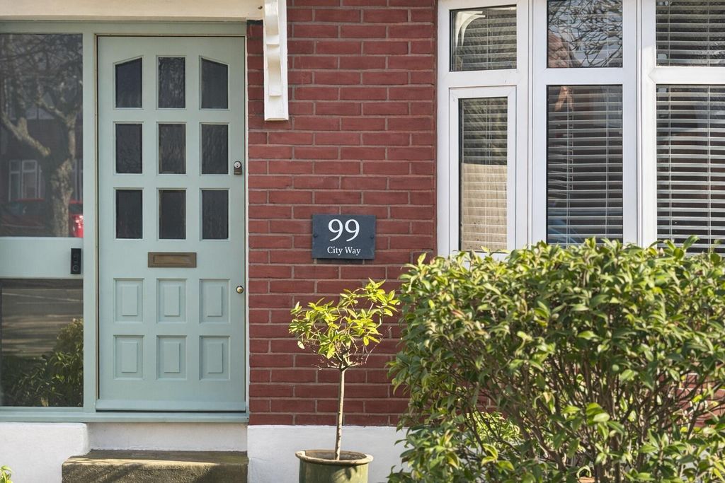 Property photo 3 of 30 Front (Exterior)