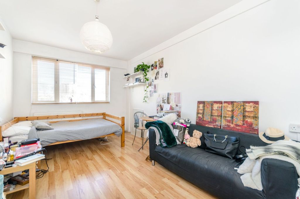 Property photo 1 of 5