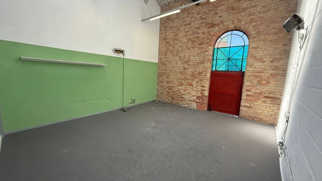 Property photo 1 of 9 Office To Rent