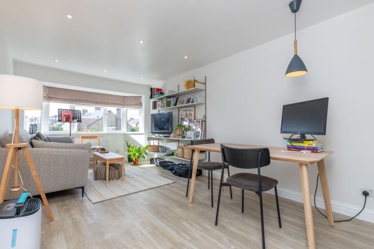 Property photo 1 of 7 266830