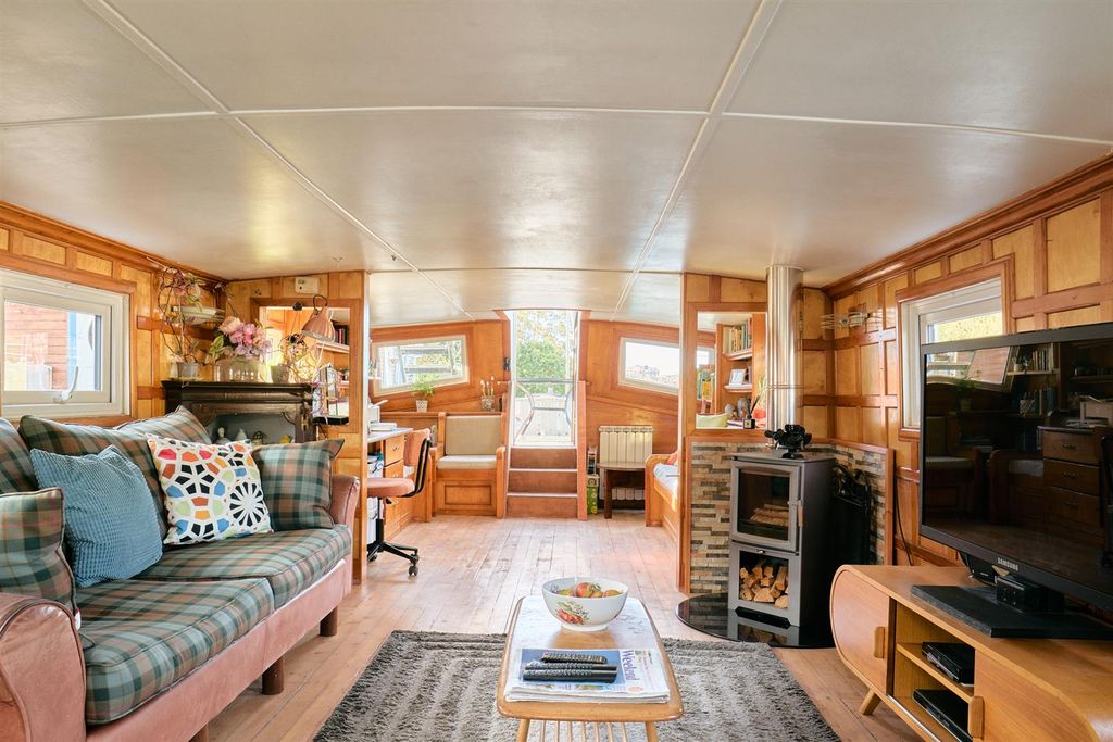 Property photo 3 of 33