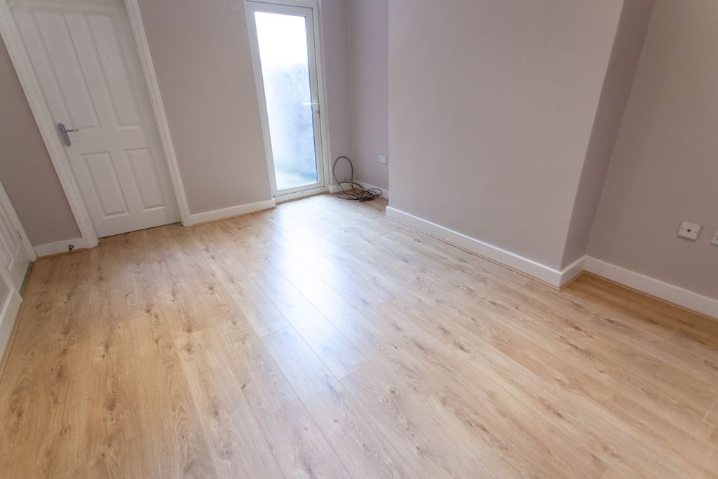 Property photo 3 of 7 Img_3591