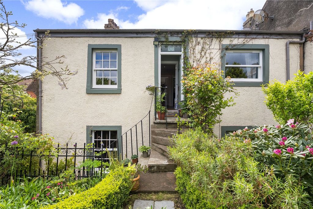 Property photo 1 of 28 High Street