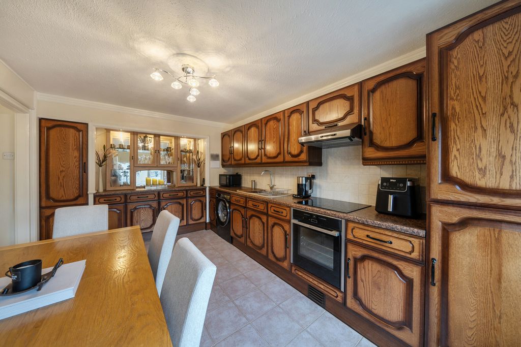 Property photo 3 of 22 Kitchen