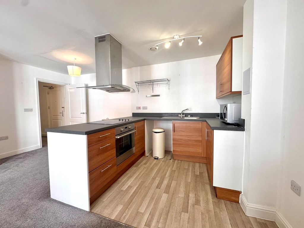 Property photo 3 of 15 Kitchen