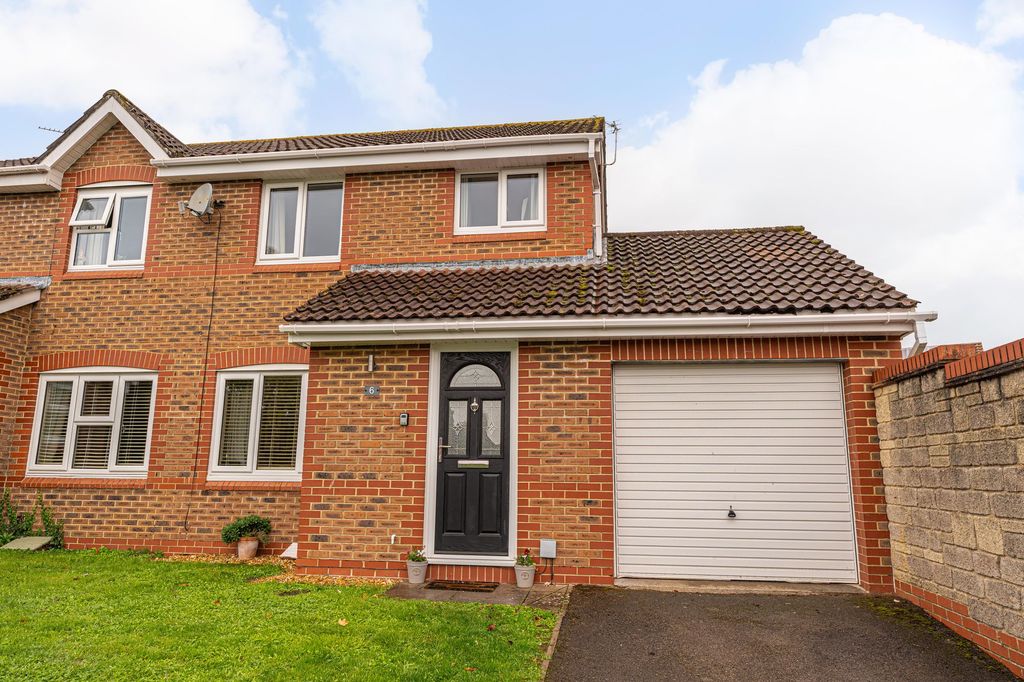 Property photo 1 of 35