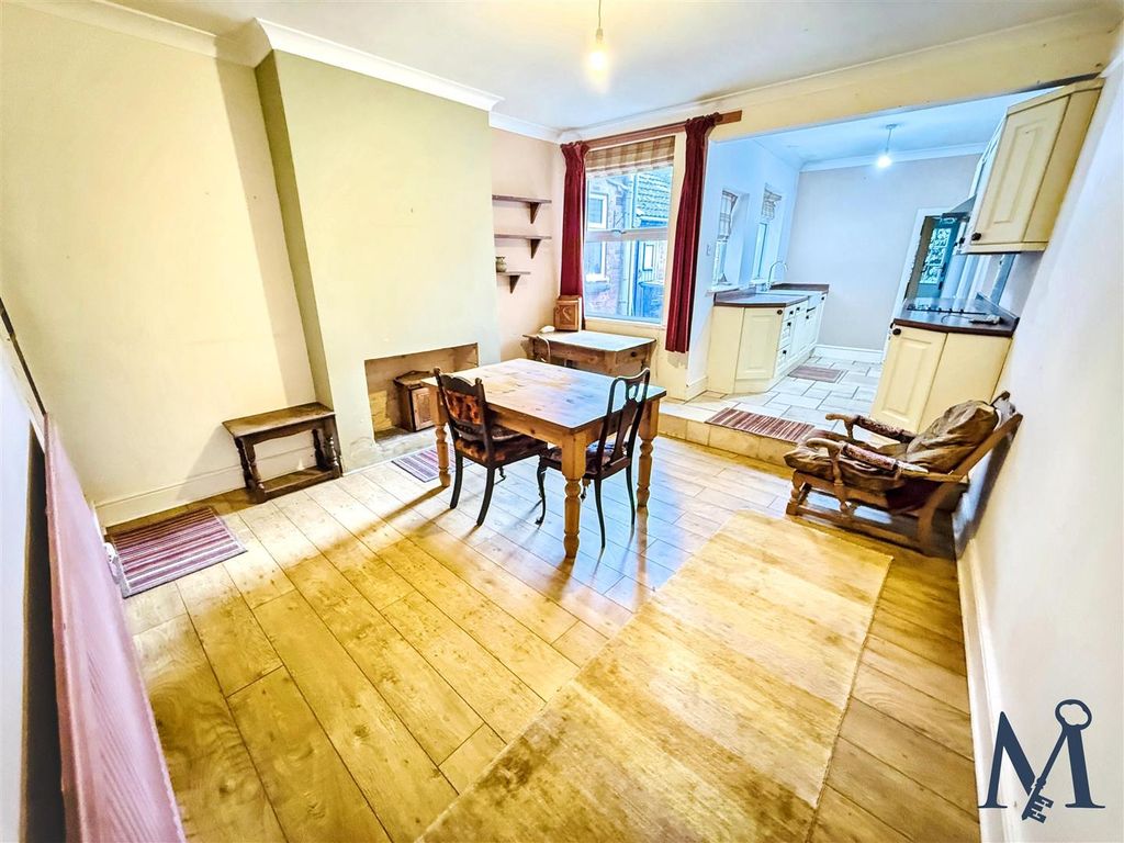 Property photo 2 of 23 Dining Room