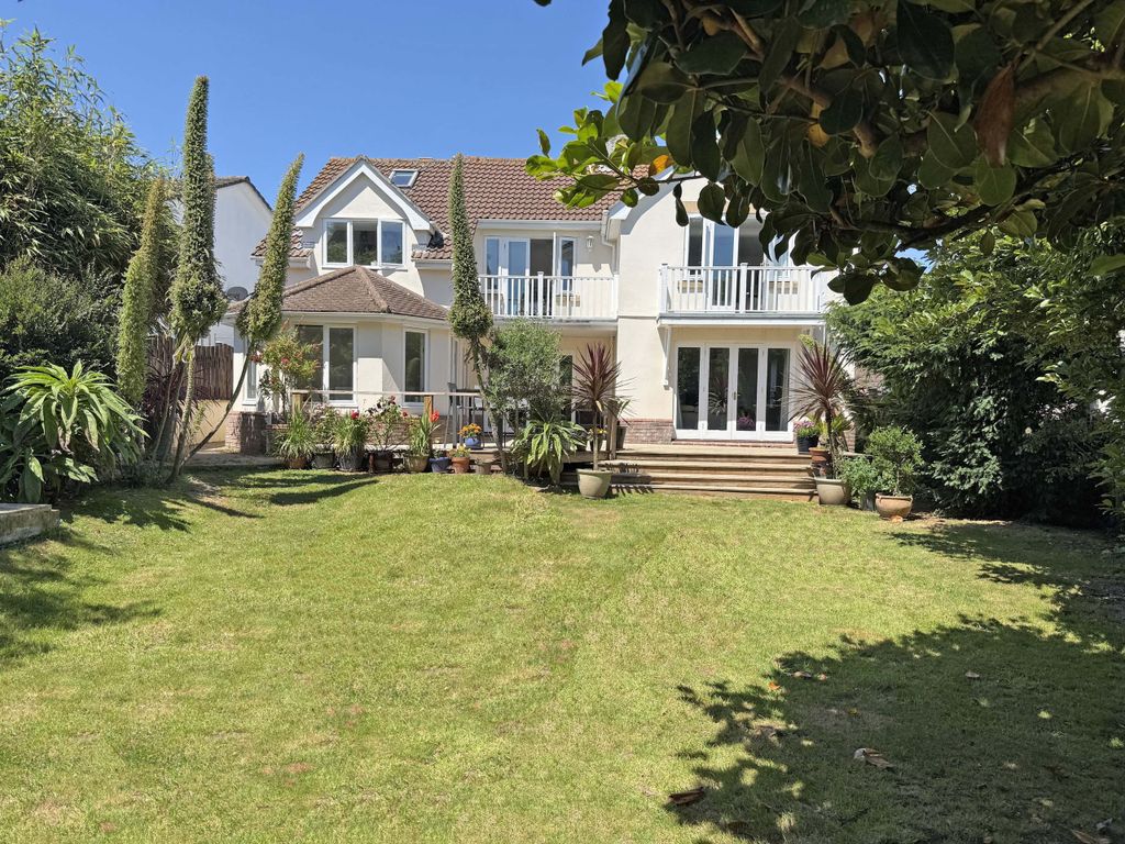 Property photo 3 of 19 Photo 3