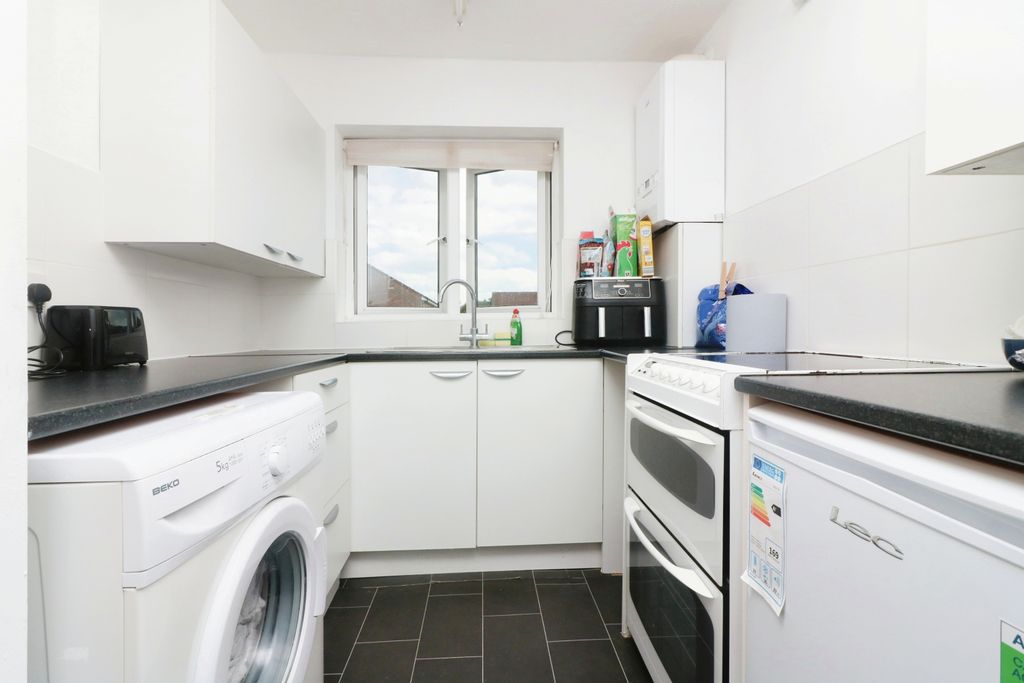 Property photo 2 of 8