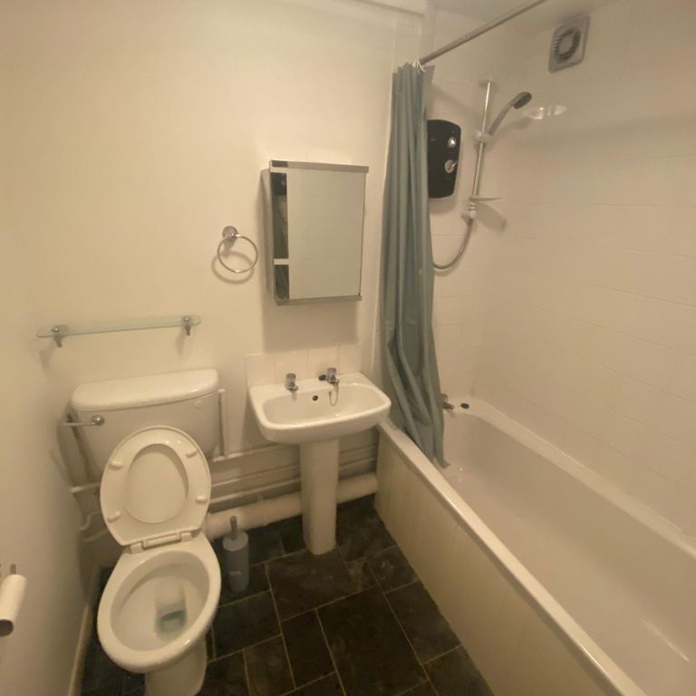 Property photo 3 of 5