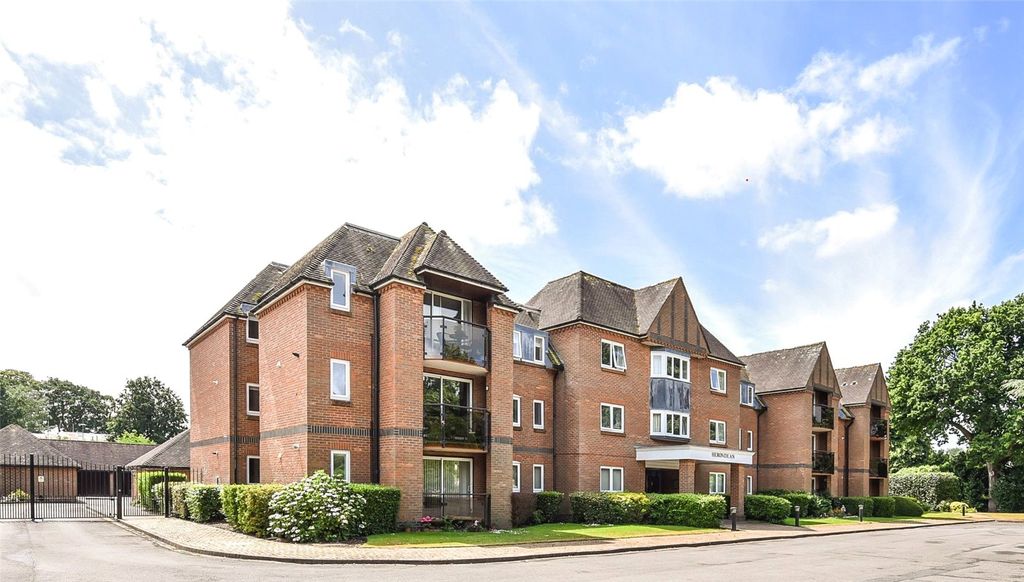 Property photo 1 of 15 Herondean