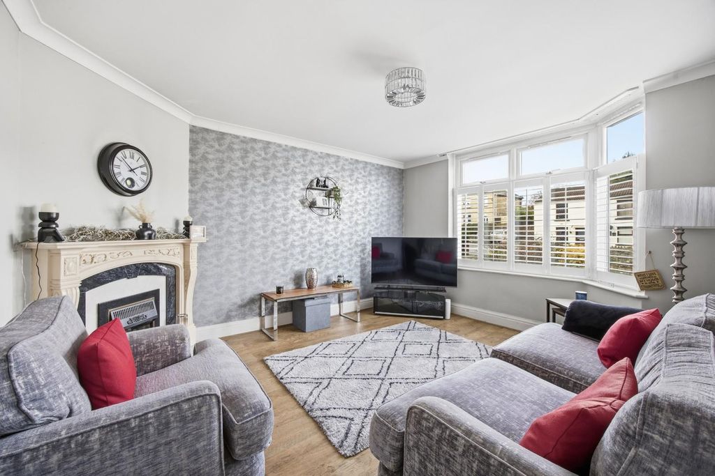 Property photo 2 of 23