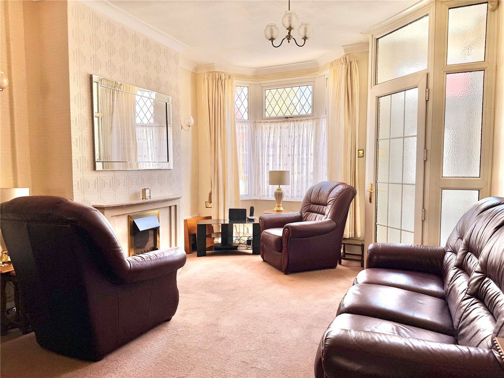 Property photo 3 of 12 Picture No. 02