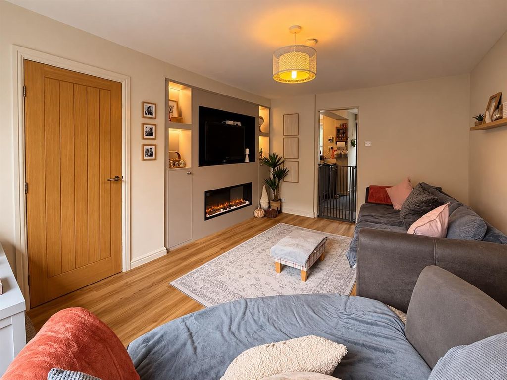 Property photo 3 of 28 7.Jpg