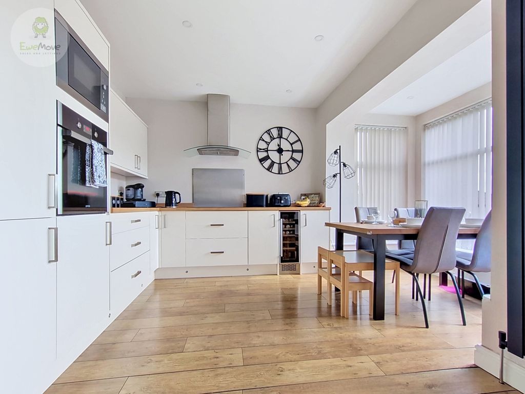 Property photo 3 of 17 355-Whitehall-Road-West_00005