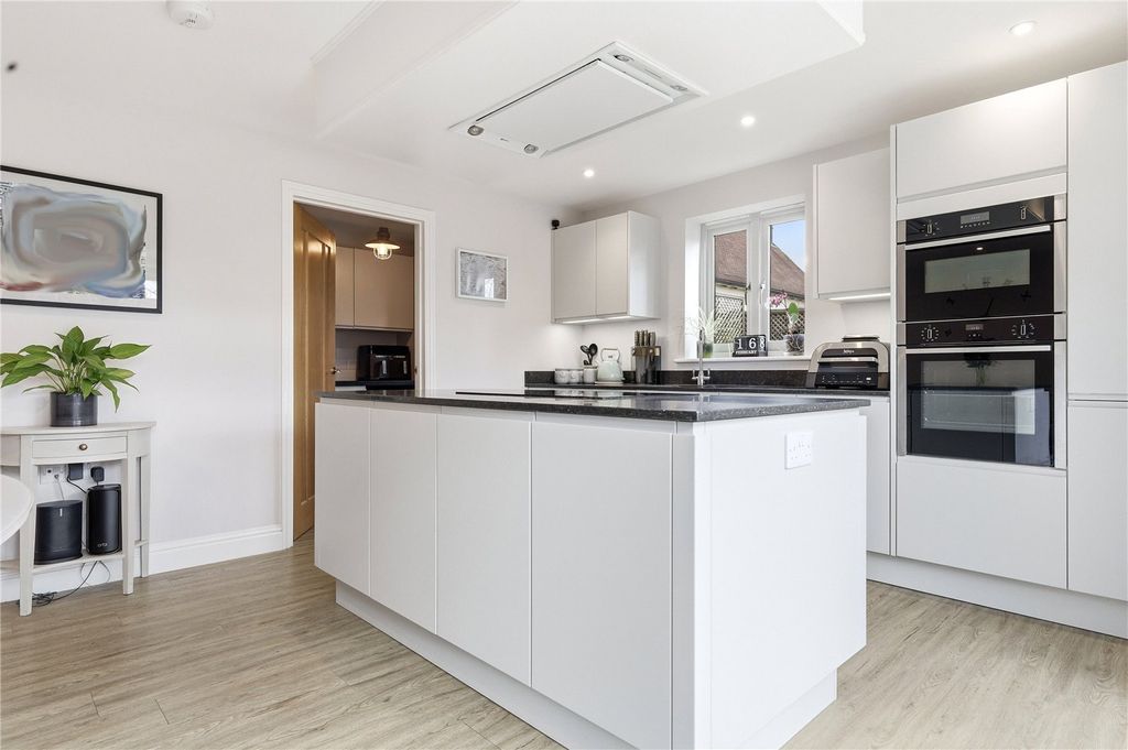 Property photo 3 of 20 Picture No. 27