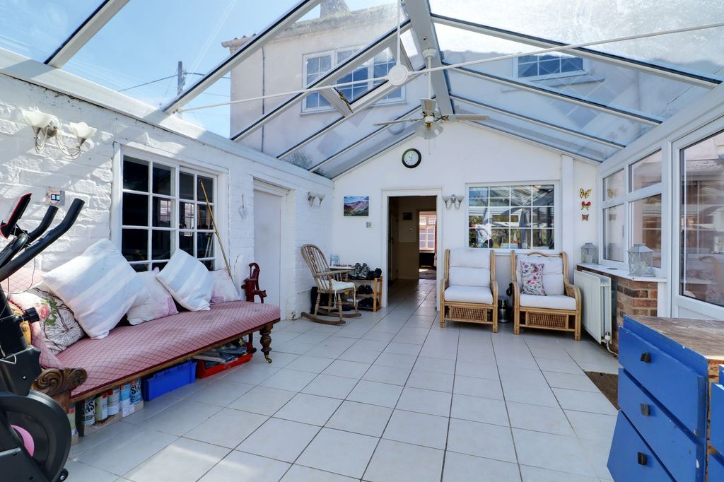 Property photo 3 of 21