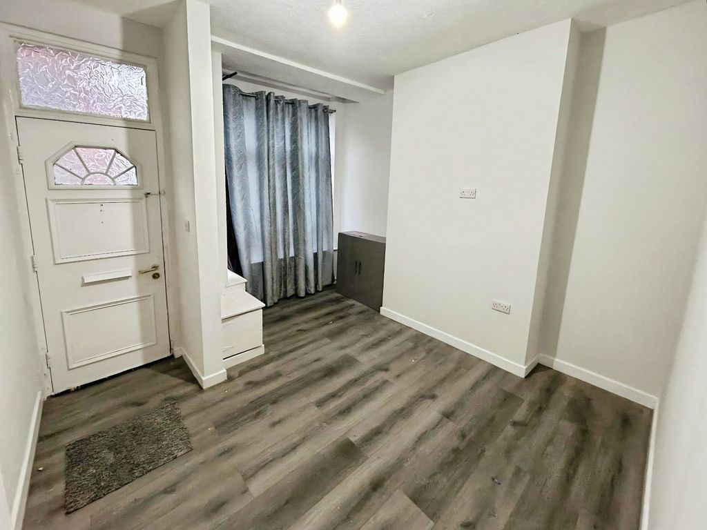 Property photo 2 of 9 Picture No. 11