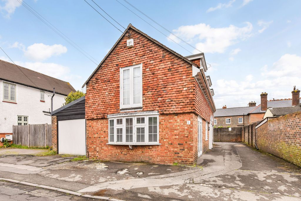 Property photo 3 of 12